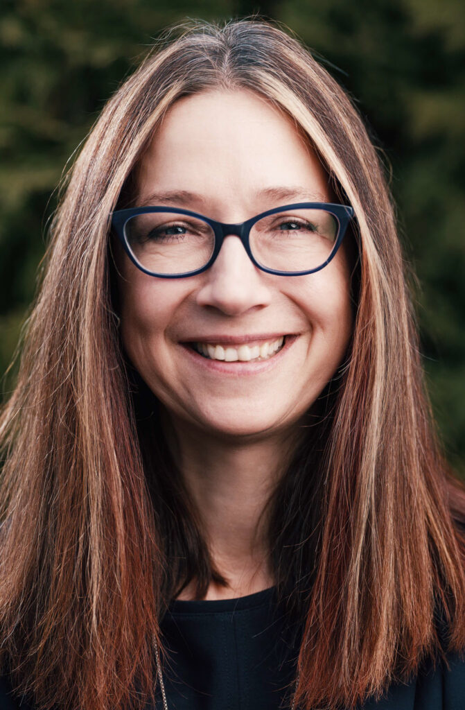 Suzanne Hawks headshot